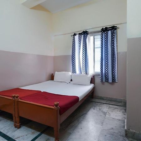 Spot On Sri Sai Lohith Lodge Near Snow World Secundurabad Exterior foto