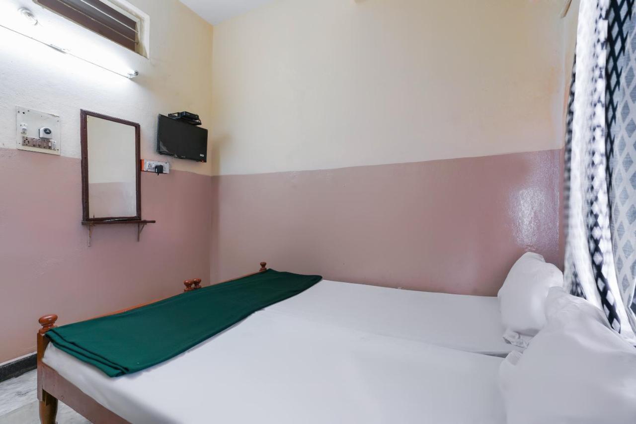 Spot On Sri Sai Lohith Lodge Near Snow World Secundurabad Exterior foto